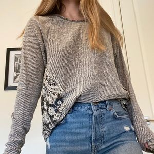 URBAN gray sweater with lace